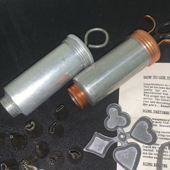 Vintage Cookie Cutter Decoration Icing Kit Pieces Metal - Picture 6 of 9